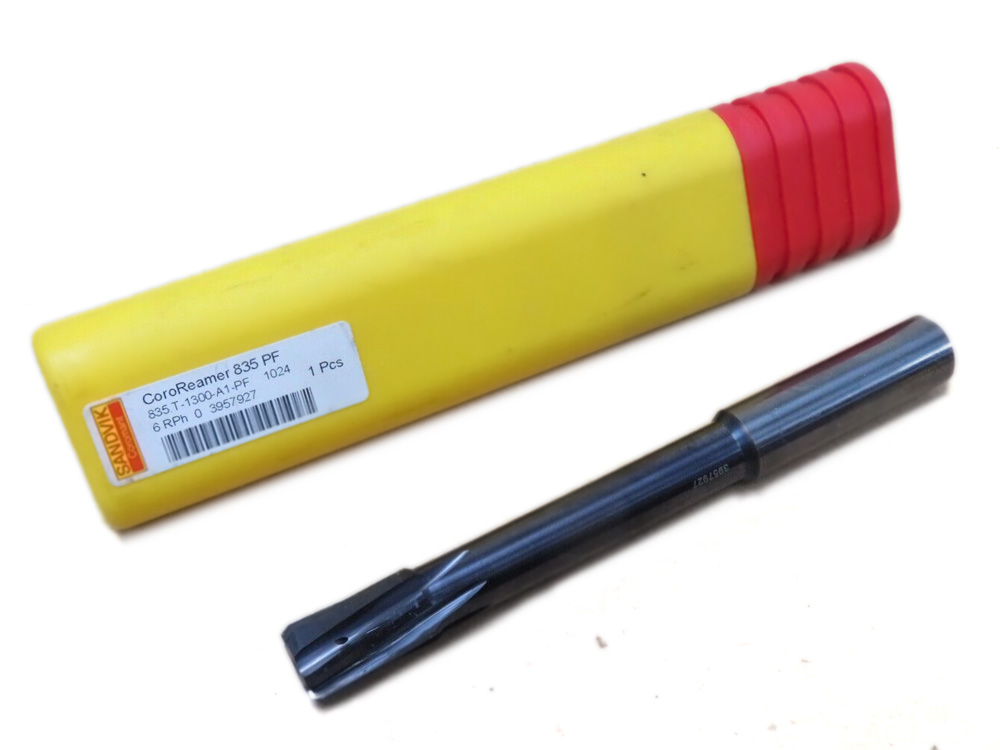 8.01mm鋼件鑄鐵內(nèi)冷螺旋槽通孔鉸刀8